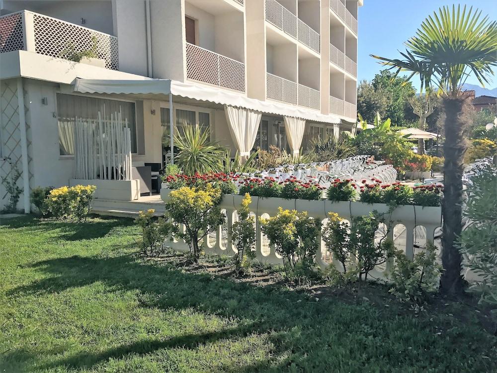 Hotel Bijou Forte dei Marmi Exterior photo